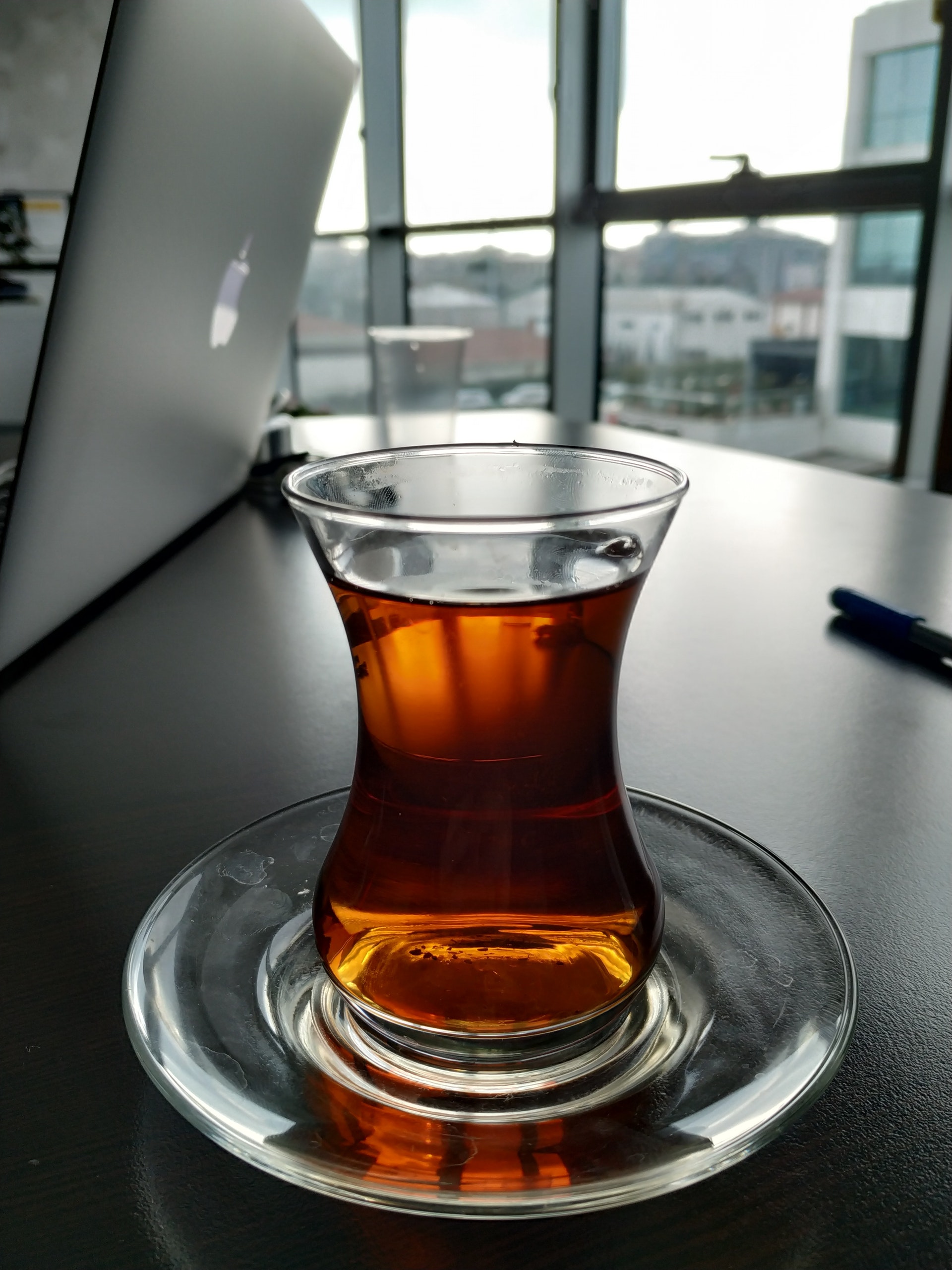Tee im Büro (pexels)